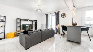 Χώρος καθιστικού στο COLOC CAPUCIN - Belle colocation avec 3 chambres indépendantes / Balcon privé / Parking collectif / Wifi gratuit