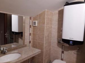 Koupelna v ubytování Apartament by Zenit in Terra Complex Massonet D28 near Bansko
