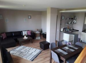 Posezení v ubytování Apartament by Zenit in Terra Complex Massonet D28 near Bansko