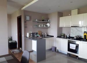 Kuchyň nebo kuchyňský kout v ubytování Apartament by Zenit in Terra Complex Massonet D28 near Bansko