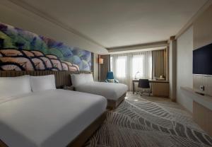 Postel nebo postele na pokoji v ubytování DoubleTree by Hilton Istanbul - Sirkeci