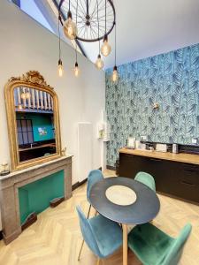 Fotografie z fotogalerie ubytování Jungle room v destinaci Bourgoin