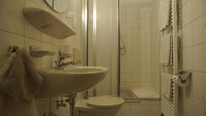 Koupelna v ubytování Fährhaus Hotel