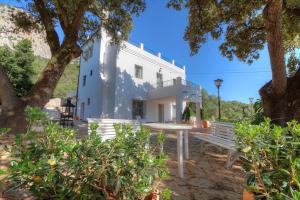 En have udenfor Chalet Los 20 Pilares