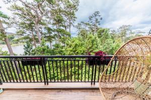 Balkón nebo terasa v ubytování Khai Ngoc Hotel Da Lat City