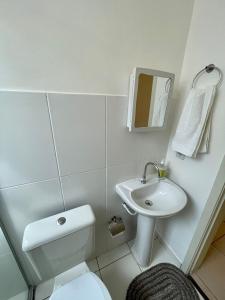 Ванна кімната в I- Apto Completo em Botucatu, Ótima Localização!