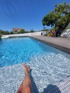 Fotografia z galérie ubytovania Villa con PISTA DE PADEL privada, piscina y Barbacoa, con más de 1800m2 de terreno, Villa Can Ramón v destinácii Papiolet