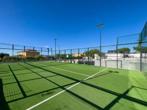 Fotografia z galérie ubytovania Villa con PISTA DE PADEL privada, piscina y Barbacoa, con más de 1800m2 de terreno, Villa Can Ramón v destinácii Papiolet