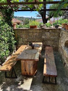 Fotografia z galérie ubytovania Grand et joli studio tout équipé avec jardin et Jacuzzi v destinácii Cuers