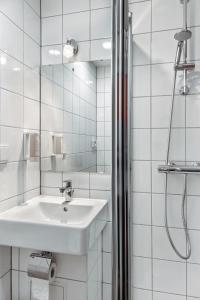 Koupelna v ubytování Augustus Hotel Bernkastel - Comfortable Budget Hotel