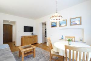 TV a/nebo společenská místnost v ubytování SR Apartments GmbH Rabitschhof