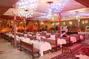 Restaurace v ubytování Imagination Luxury Camp