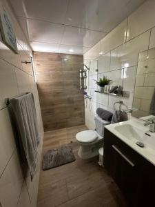 Koupelna v ubytování Bávaro Apartamento 2bdr con Terraza y Jacuzzi Privado