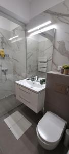 Your New and Modern Home tesisinde bir banyo