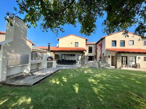 Здание виллы