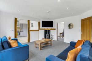 A seating area at Silver Stag Properties, 3 BR Dormer Bungalow