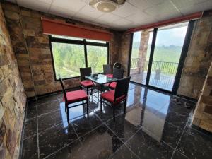 Posezení v ubytování Galaxy Hill Resorts Murree, Residence inn GHR9320