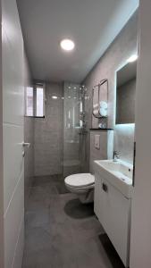 Kylpyhuone majoituspaikassa INFINITY studio apartman