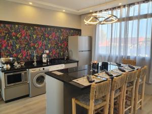 Кухня или мини-кухня в Villa Tafoukt Taghazout
