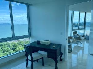 Fotografie z fotogalerie ubytování 17E Beautiful 2-Bedroom Ocean View Apartment v destinaci Playa Bonita Village