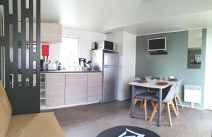Gallery image of Mobil Home Le Rimbaud - 4/6 pers - 2 ch - 2 sdb in Saint-Jean-de-Monts