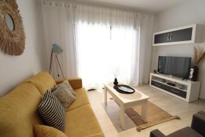 Televízia a/alebo spoločenská miestnosť v ubytovaní Apartment Infinity Beach, edf Pinada Beach, La Mata, Torrevieja