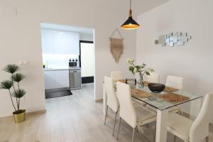 Kuchyňa alebo kuchynka v ubytovaní Apartment Infinity Beach, edf Pinada Beach, La Mata, Torrevieja
