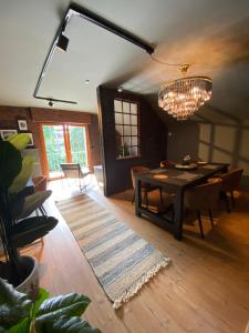 Posezení v ubytování Megina Lodge