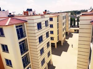 Budova, kde se apartmán nachází + 17 fotografií