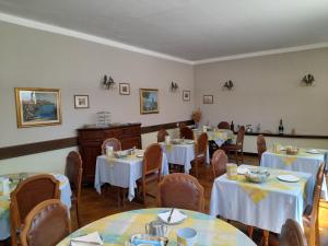 Restaurace v ubytování Hotel Florida + 21 fotografií