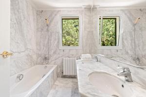 Afbeelding uit fotogalerij van UALIDIA GOLF Suites in Alicante