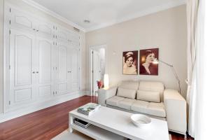 Afbeelding uit fotogalerij van UALIDIA GOLF Suites in Alicante