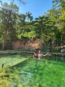 - une piscine d'eau verte pour 2 personnes dans l'établissement Fundo Diaz - Chanchamayo, à Dolores
