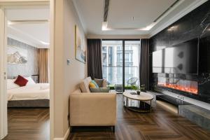 Μια τηλεόραση ή/και κέντρο ψυχαγωγίας στο Shendo Vinhomes Metropolis