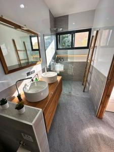 Koupelna v ubytování VILLA CHLOE - SEAVIEW - 4 Bedrooms