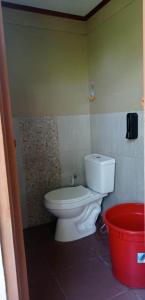 Ванна кімната в Angler Homestay & Joglo