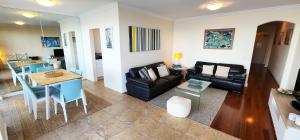 Et opholdsområde på Breathtaking Ocean Views + 14 billeder