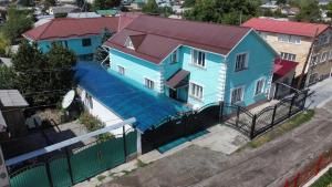 Bazén v ubytování Guesthouse Alakol nebo v jeho okolí