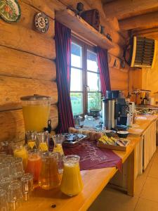 Köök või kööginurk majutusasutuses Hotel Pod Strzechą
