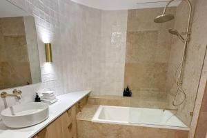 Ένα μπάνιο στο The Cove Noosa - Apartment 23