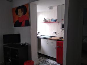 Kuchyňa alebo kuchynka v ubytovaní Apartamento a 5min a pie de la playa de El Palo