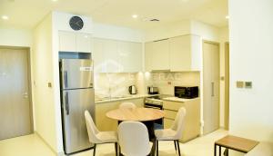 Kuchyň nebo kuchyňský kout v ubytování One Bedroom Suite is about five minutes' walk from Dubai Mall - Downtown by Ezytrac Vacation Homes