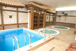 Bazén v ubytování Ark Palace Hotel & SPA nebo v jeho okolí
