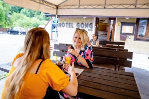 Majutusasutuse Hotel Gong külastajad