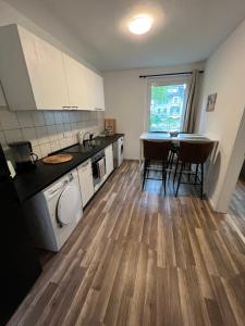 Η κουζίνα ή μικρή κουζίνα στο Apartments in Schöner Lage in Mönchengladbach MG11 bis MG13 +18 φωτογραφίες