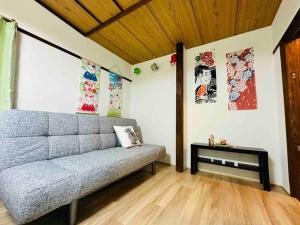 205gblhouse,黒門市場がすぐ目の前,徒歩30秒,大阪人気の観光エリアへ徒歩圏内道頓堀徒歩7分,南海難波駅徒歩6分にあるシーティングエリア