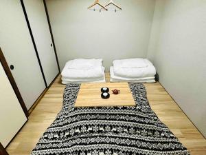 205gblhouse,黒門市場がすぐ目の前,徒歩30秒,大阪人気の観光エリアへ徒歩圏内道頓堀徒歩7分,南海難波駅徒歩6分にあるベッド