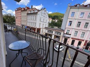 Balkón nebo terasa v ubytování Jurincom apartmens Zamecky Vrch