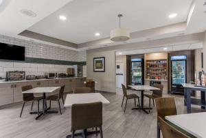Nhà bếp/bếp nhỏ tại MainStay Suites Bourbonnais - Kankakee
