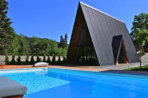 Bazén v ubytování Pavliani4rest - Luxury Cabins nebo v jeho okolí